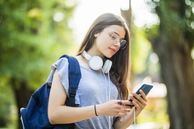 Social Media Commerce: 9 Strategies to Boost Sales and Profits

