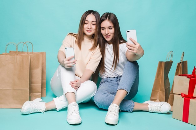 Social Media Commerce: 9 Strategies to Boost Sales and Profits

